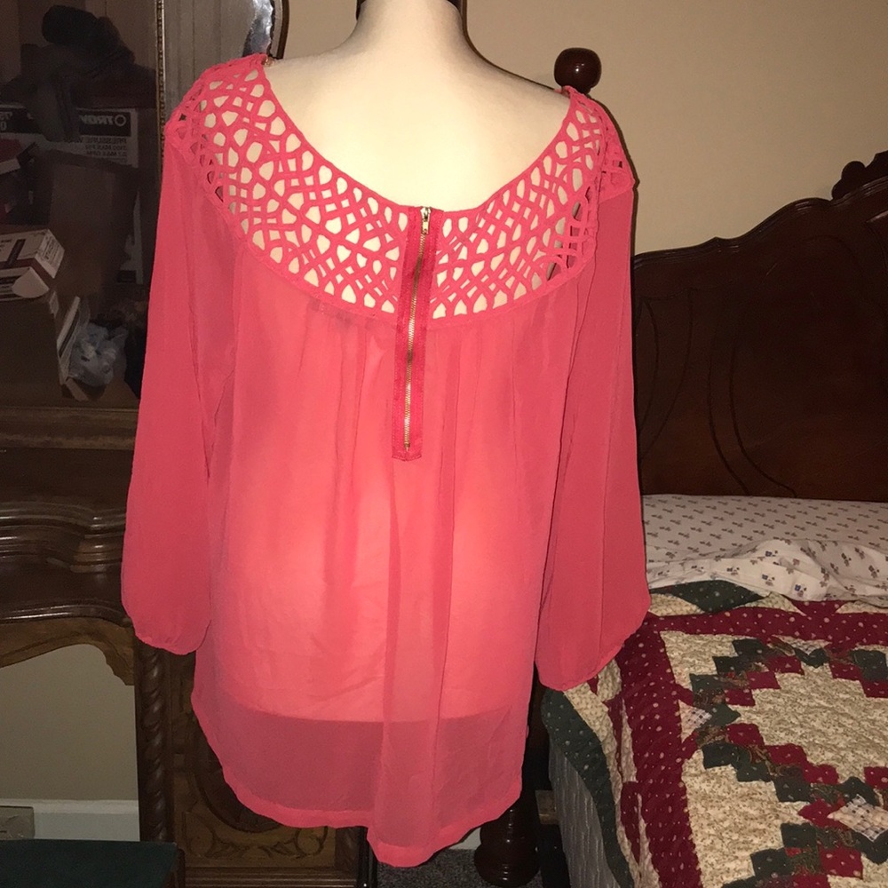 New Shear Vented Blouse